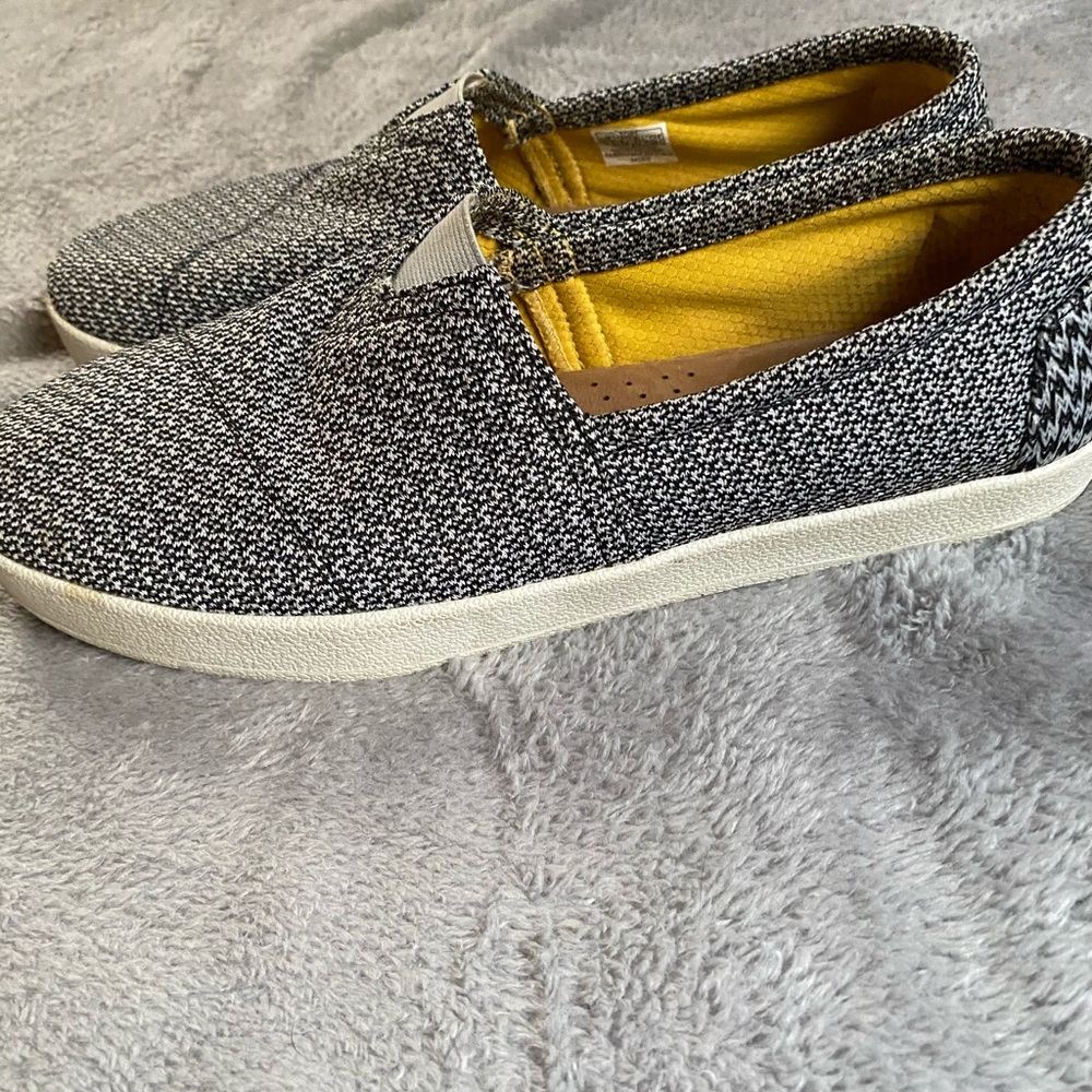 Toms men’s Avalon slip on